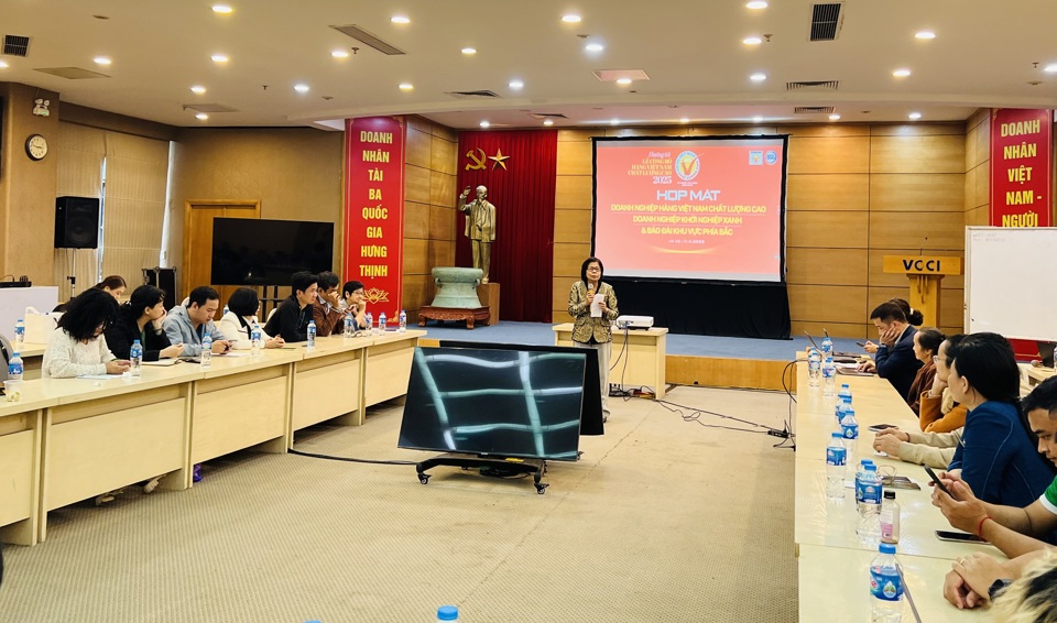 562 doanh nghiệp đạt chứng nhậnhàng Việt Nam chất lượng cao 2025