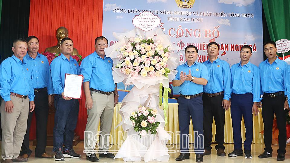 Quan tâm phát triển đoàn viên, thành lập công đoàn cơ sở