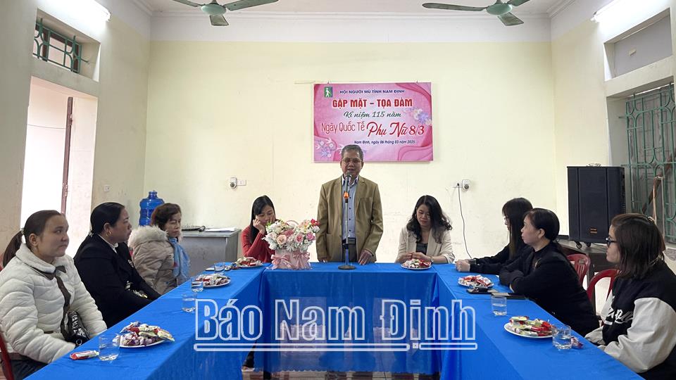 Gặp mặt cán bộ, hội viên nữ khiếm thị