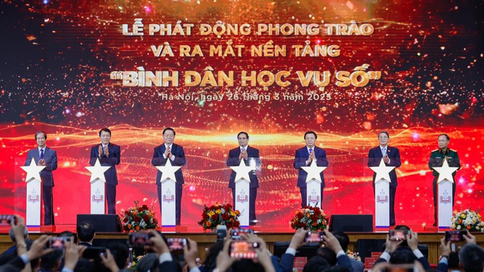 Thủ tướng phát động phong trào 'Bình dân học vụ số' toàn dân