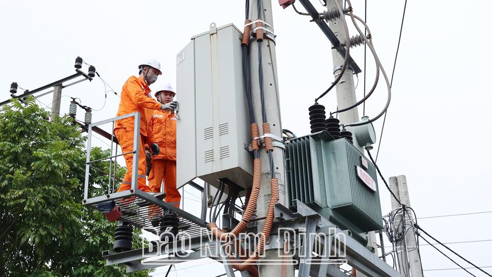 Chủ động phát triển hạ tầng năng lượng -Động lực thu hút đầu tư và phát triển bền vững