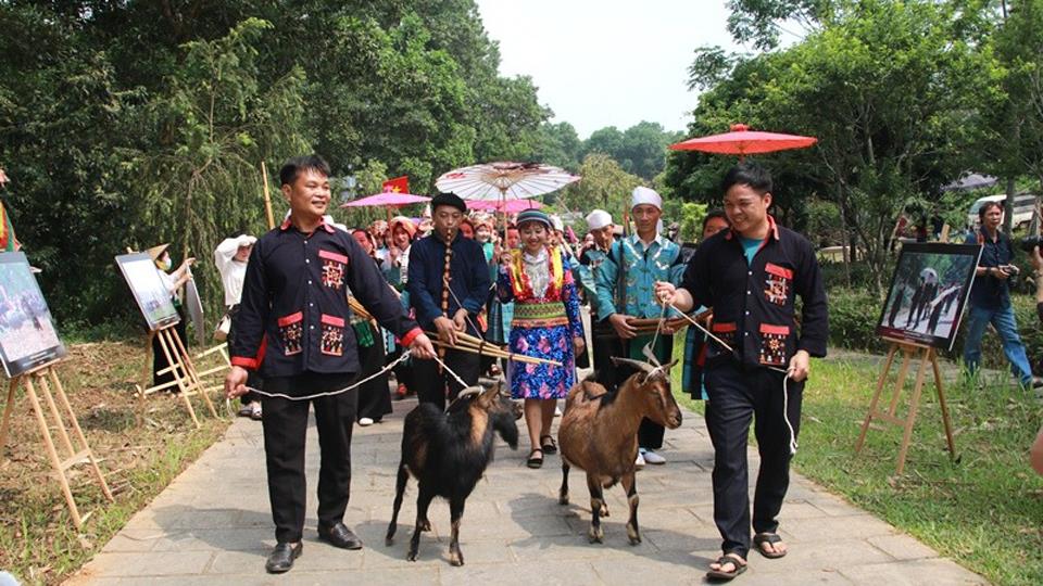 Tháng Tư với“Sắc màu văn hóa các dân tộc Việt Nam”