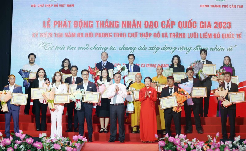 Chủ tịch nước Võ Văn Thưởng dự Lễ phát động Tháng Nhân đạo quốc gia năm 2023