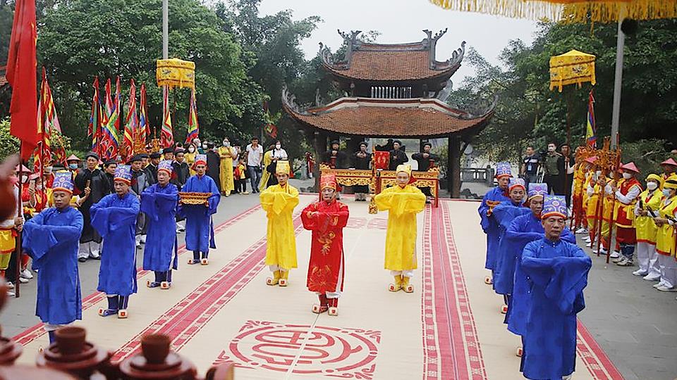 Lễ giỗ Đức Quốc Tổ Lạc Long Quân và dâng hương tưởng niệm Tổ Mẫu Âu Cơ