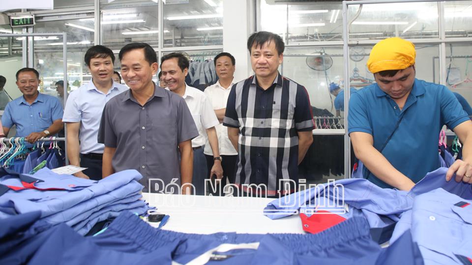 Khảo sát việc quản lý, sử dụng đất các dự án sản xuất kinh doanh ngoài khu, cụm công nghiệp