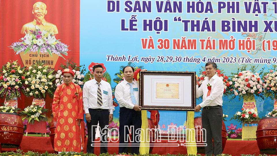 Lễ đón Bằng Di sản văn hoá phi vật thể quốc gia Lễ hội “Thái bình xướng ca”