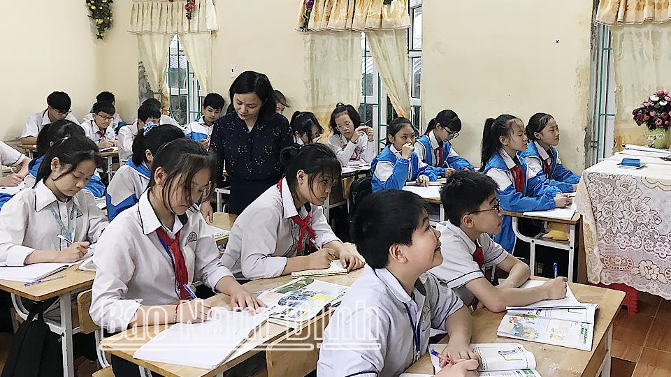 Phấn đấu hoàn thành tốt nhiệm vụ năm học