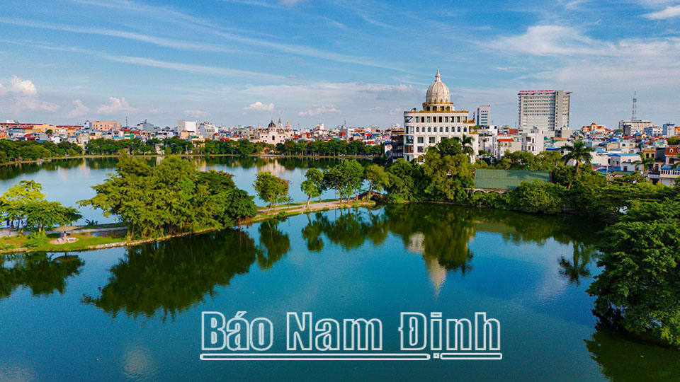 “Một nhà trung hiếu, muôn thuở thơm danh”
