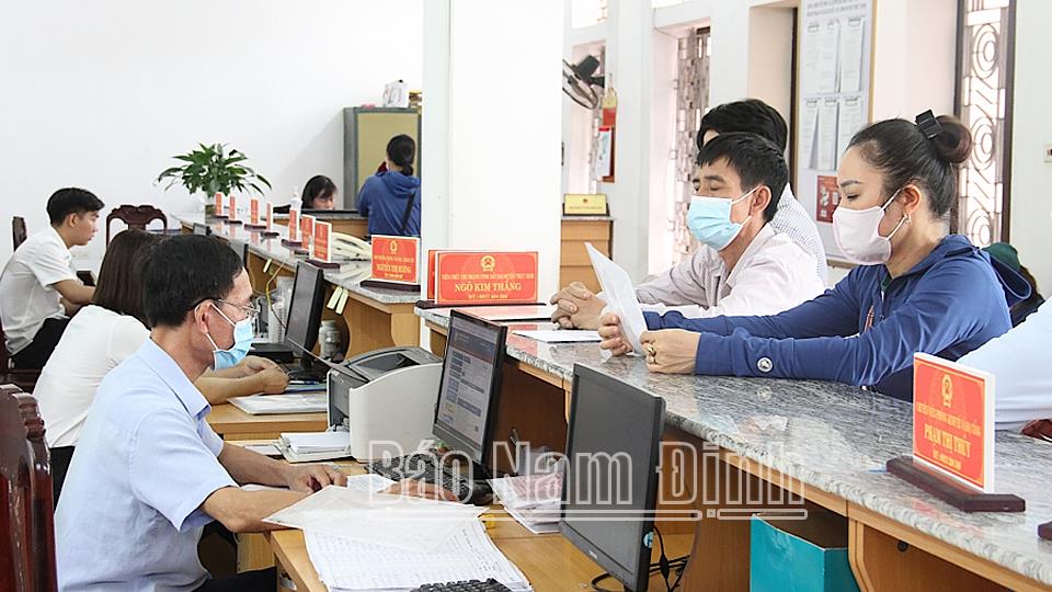 Nâng cao hiệu quả phục vụ trong giải quyết thủ tục hành chính và cung cấp dịch vụ công (kỳ 1)