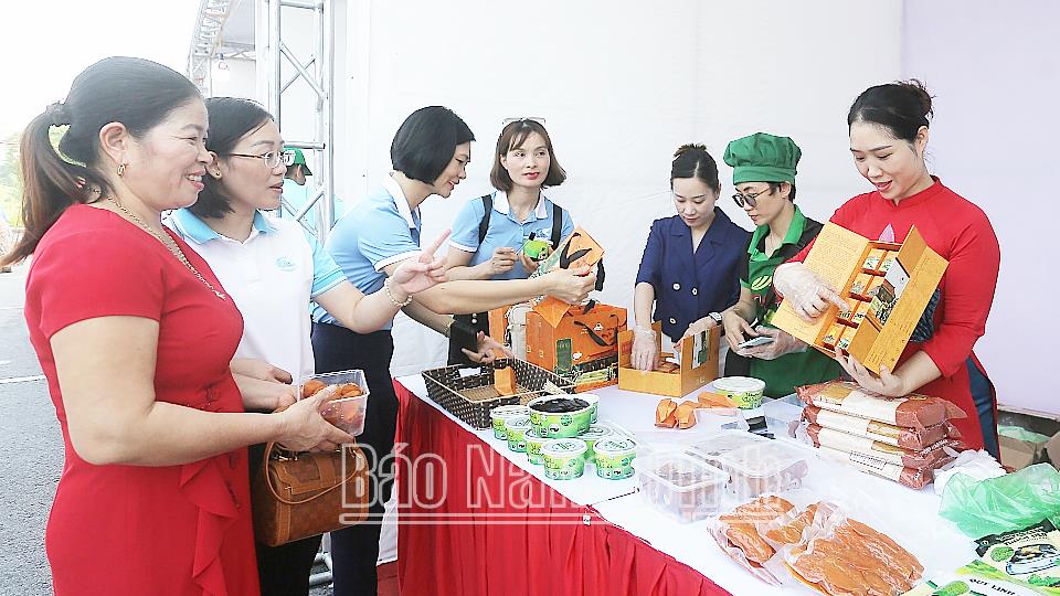 Hưởng ứng Tháng hành động Vì an toàn thực phẩm năm 2024: Bảo vệ sức khỏe người tiêu dùng là trọng tâm (Kỳ I)