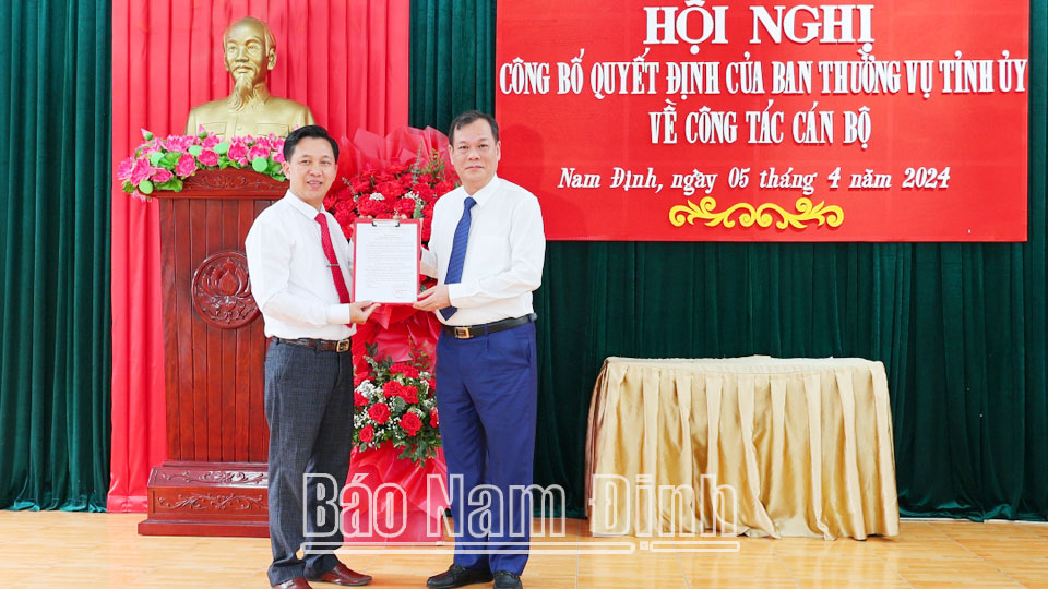 Công bố Quyết định của Ban Thường vụ Tỉnh ủy về công tác cán bộ