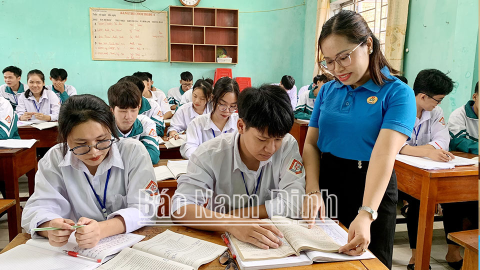 Tiếp tục đẩy mạnh đổi mới căn bản, toàn diện giáo dục phổ thông