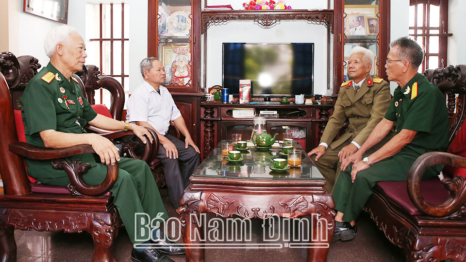 Ký ức một thời"Xẻ dọc Trường Sơn đi cứu nước..."