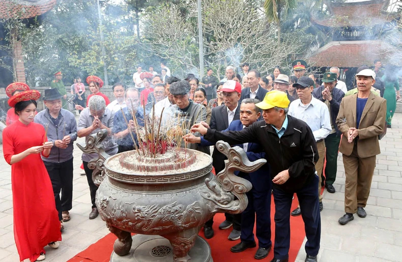 Lễ giỗ Đức Quốc Tổ Lạc Long Quânvà dâng hương Tổ Mẫu Âu Cơ