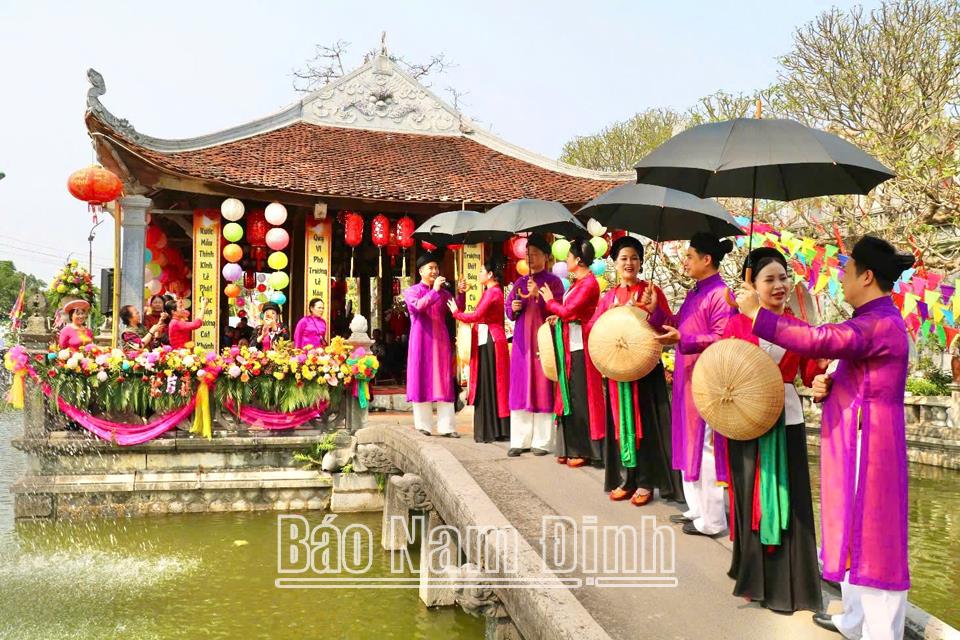 Nhiều sinh hoạt văn hóa, tín ngưỡng dân gian đặc sắc trong lễ hội thờ Mẫu năm 2025 tại Phủ Dầy và Phủ Quảng Cung