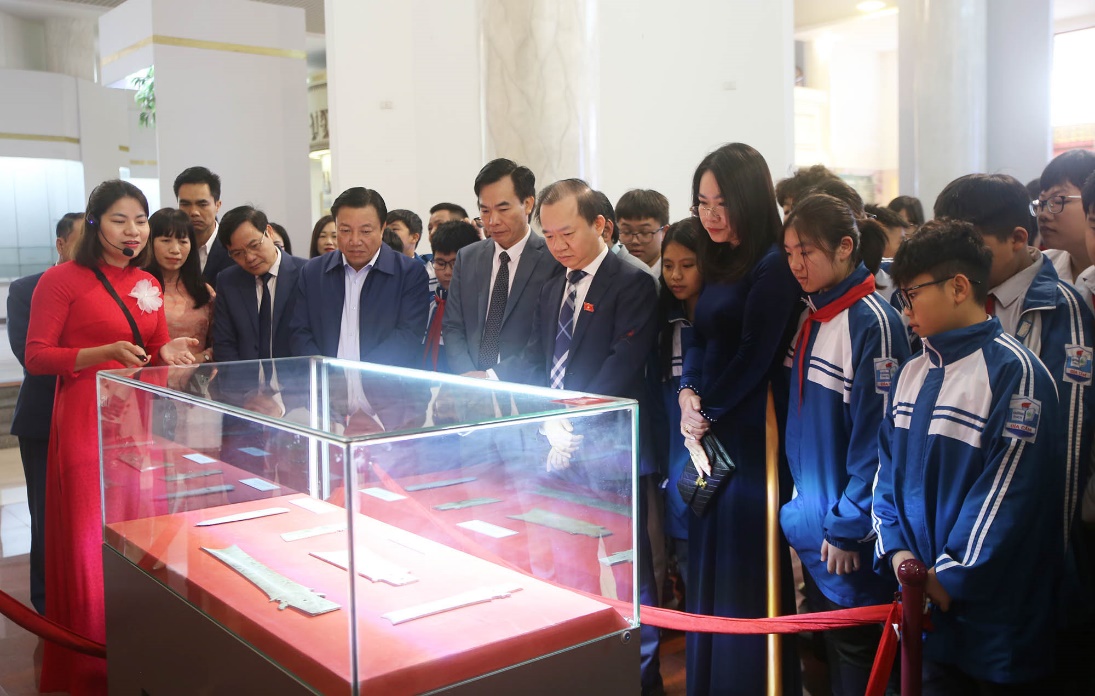 Trưng bày chuyên đề “Văn hóa Hùng Vương trong dòng chảy văn minh sông Hồng”