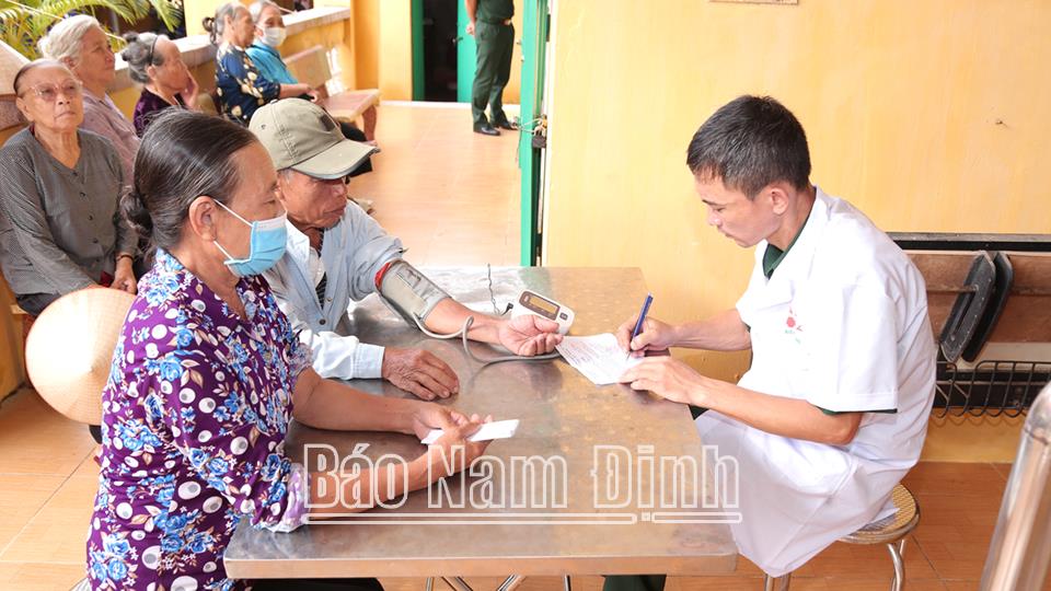 Phụ nữ chung tayvì sự bình yên tuyến biển