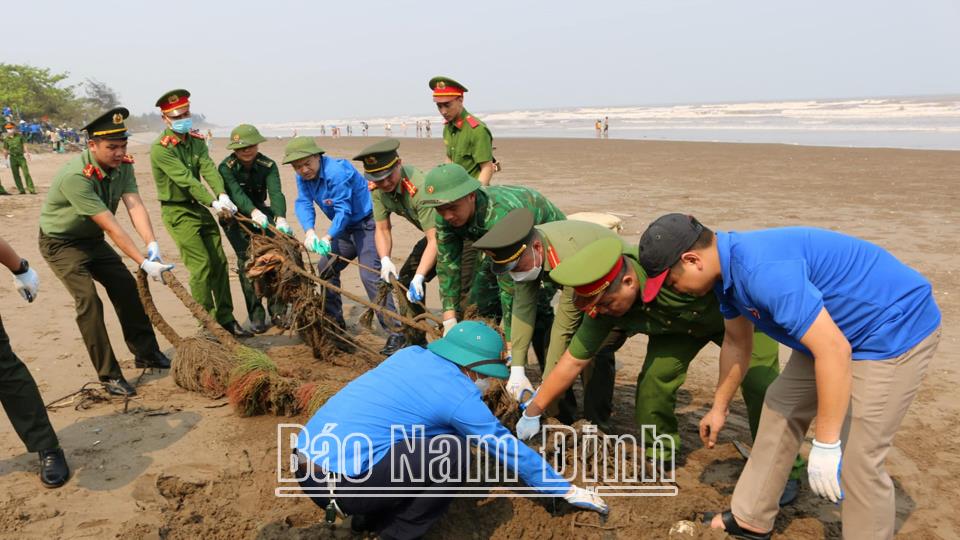Tuổi trẻ Công an tỉnh xung kích,tình nguyện vì cuộc sống cộng đồng
