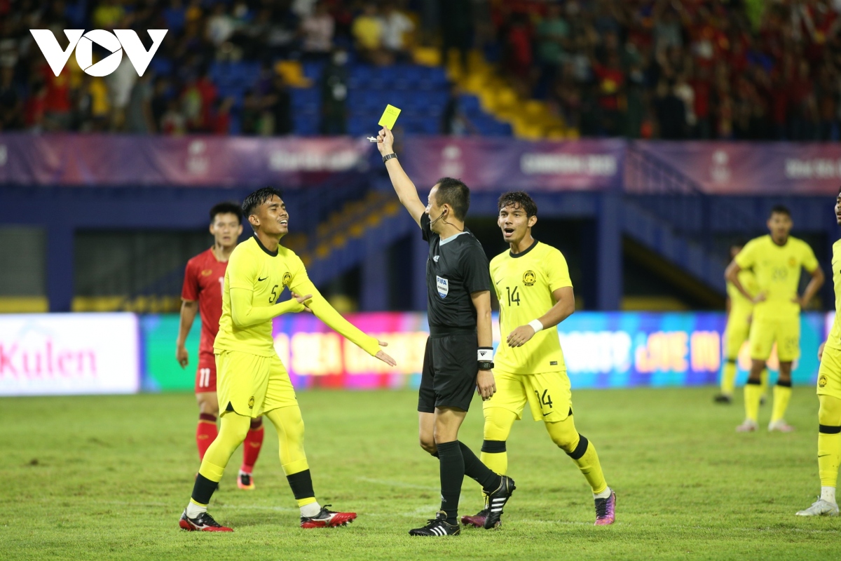 Dư âm U22 Việt Nam 2-1 U22 Malaysia: Khi thần may mắn "che mờ" HLV Troussier