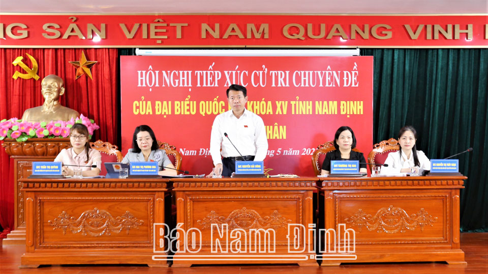 Đoàn đại biểu Quốc hội tỉnh tiếp xúc cử tri chuyên đề với công nhân lao động