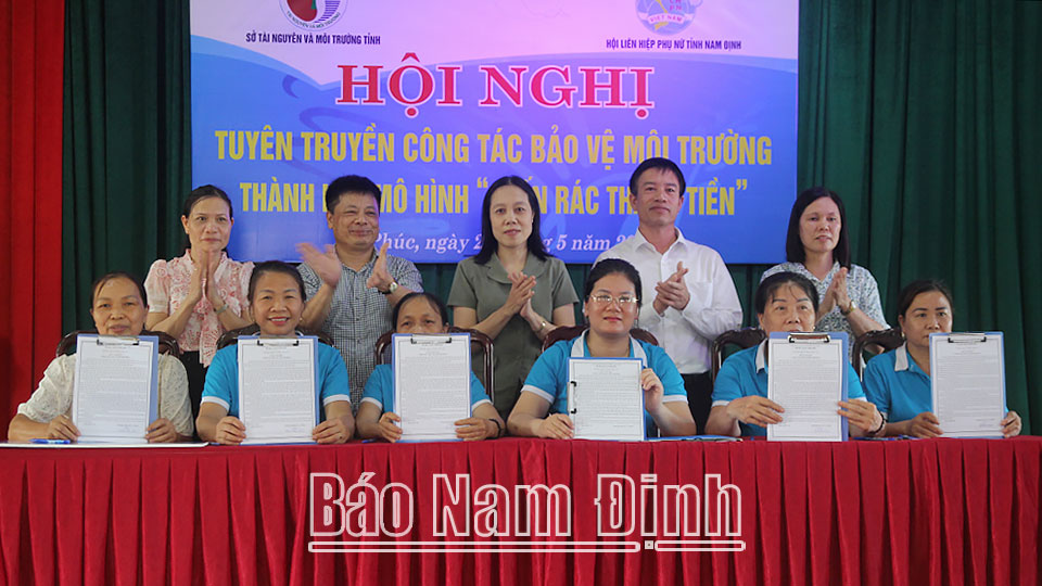 Truyền thông công tác bảo vệ môi trường cho hội viên phụ nữ