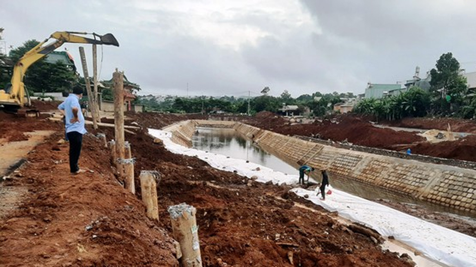 UBND tỉnh yêu cầu chủ động thực hiện các biện pháp phòng, chống sạt lở đất khi có mưa lớn