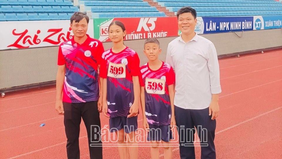 Thầy giáo trường Tiểu học Hải An (Hải Hậu) cứu học sinh bị đuối nước