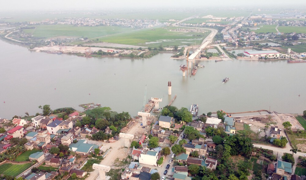 Cầu vượt sông Đào trên trục phát triển kinh tế biển Nam Định hoàn thành hơn 60%