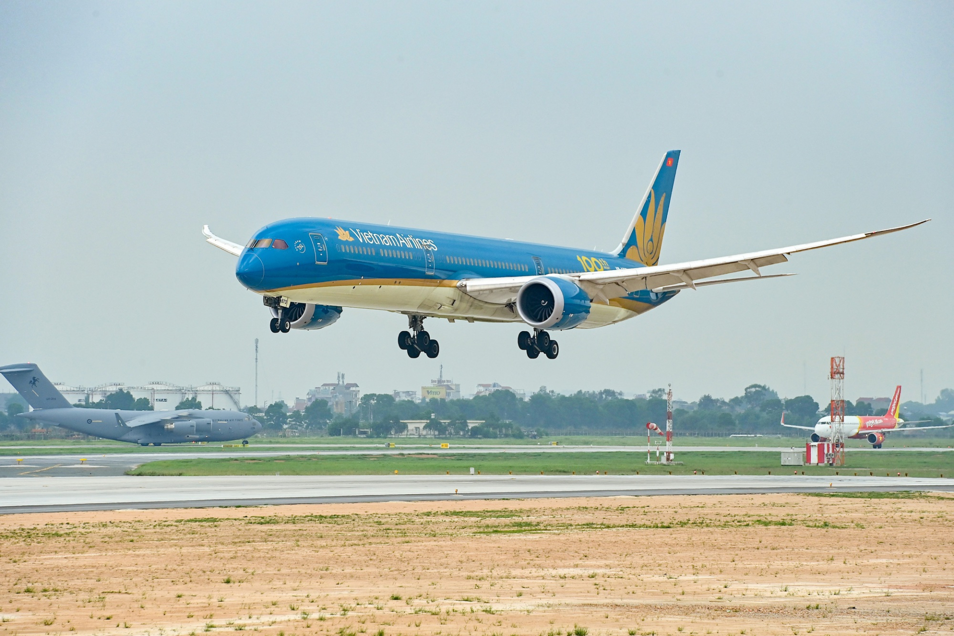 Vietnam Airlines mở bángần 300 nghìn vé máy bay giá hấp dẫn