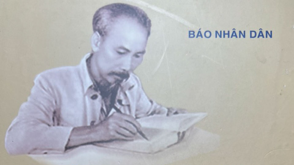 Học tập phong cách báo chí Hồ Chí Minh: Nghệ thuật đặt tít bài hấp dẫn