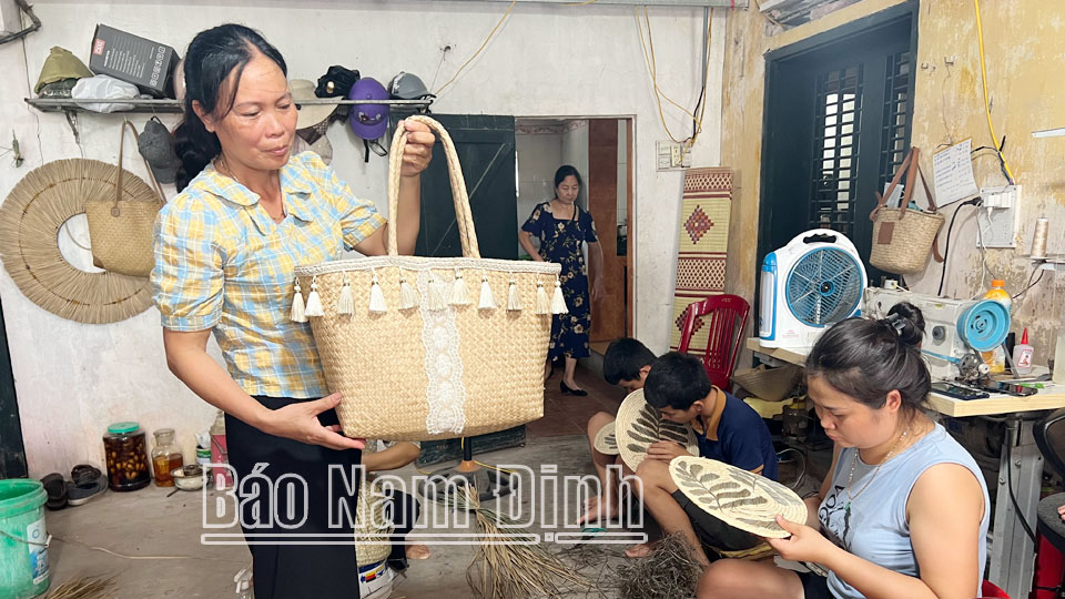 Tạo động lực giúp phụ nữ phát triển kinh tế