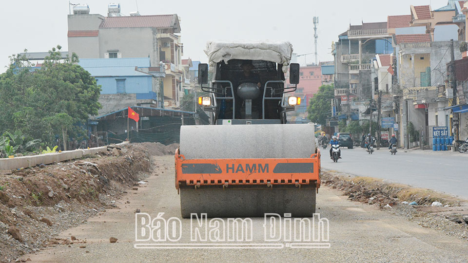 Chú trọng bảo đảm an toànhệ thống đê, kè, cống trong mùa mưa, bão