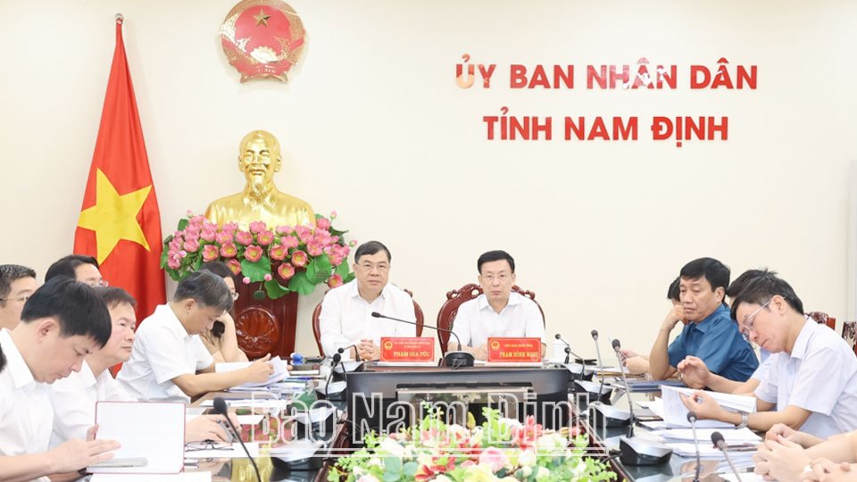 Thủ tướng Chính phủ Phạm Minh Chính chủ trì hội nghị trực tuyến với các tỉnh có dự án đường dây 500 kV mạch 3 đi qua