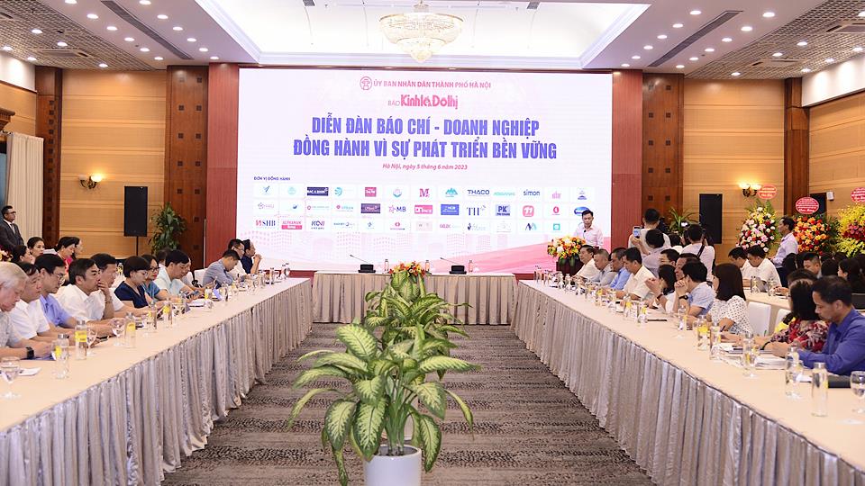 Diễn đàn Báo chí - Doanh nghiệp đồng hành vì sự phát triển bền vững”