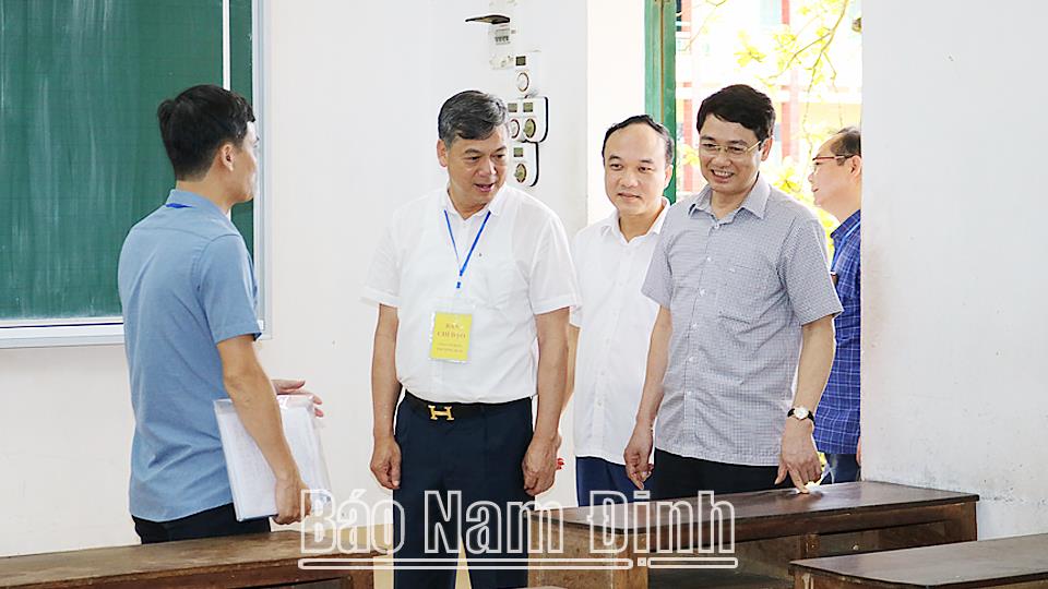 Đồng chí Phó Chủ tịch UBND tỉnh kiểm tra công tác chuẩn bị thi tốt nghiệp THPT 2023