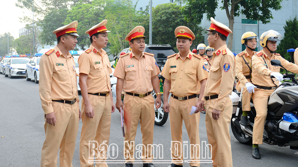 Tạo chuyển biến tích cựctrong bảo đảm trật tự an toàn giao thông