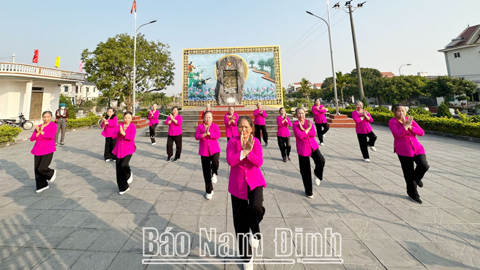 Quan tâm nâng caođời sống tinh thần cho người cao tuổi