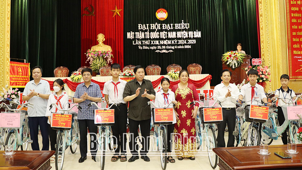 Mặt trận Tổ quốc Vụ Bảnchăm lo đời sống nhân dân