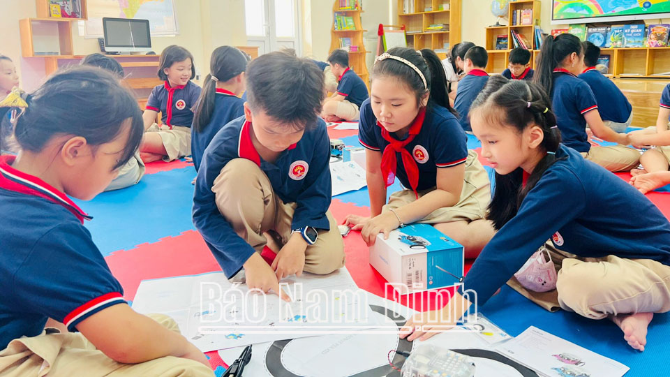 Để đảm bảo hiệu quả triển khai đại tràgiáo dục STEM cấp tiểu học từ năm học 2023-2024