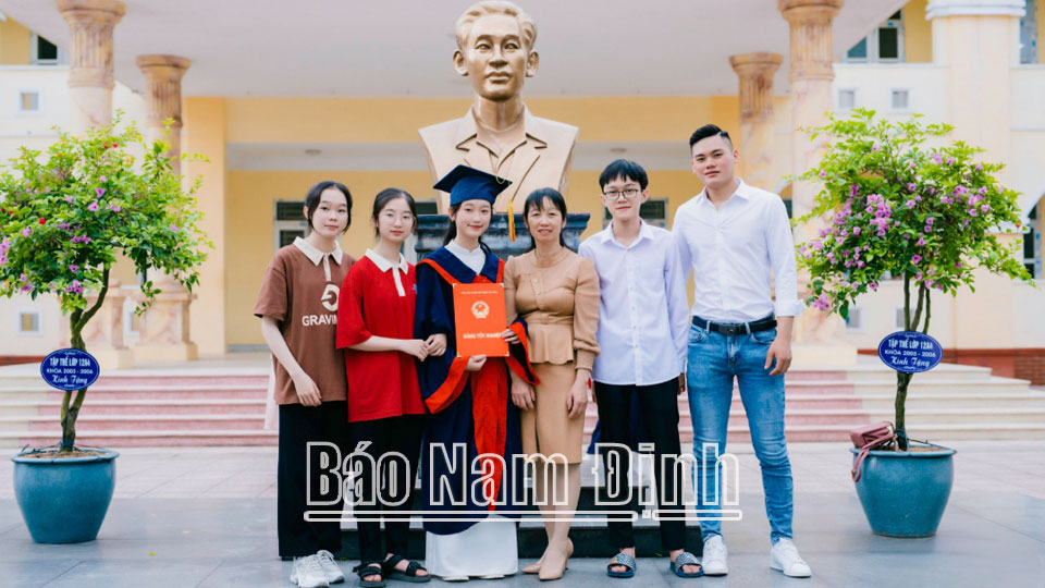 Gặp gỡ thủ khoa Kỳ thi tốt nghiệp THPT 2023