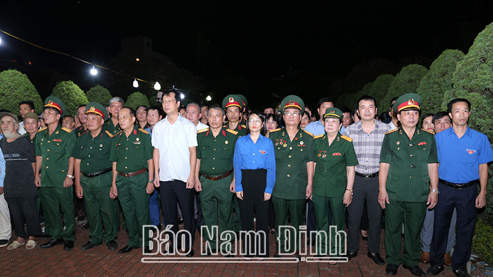 Thắp nến tri ân các Anh hùng Liệt sĩ