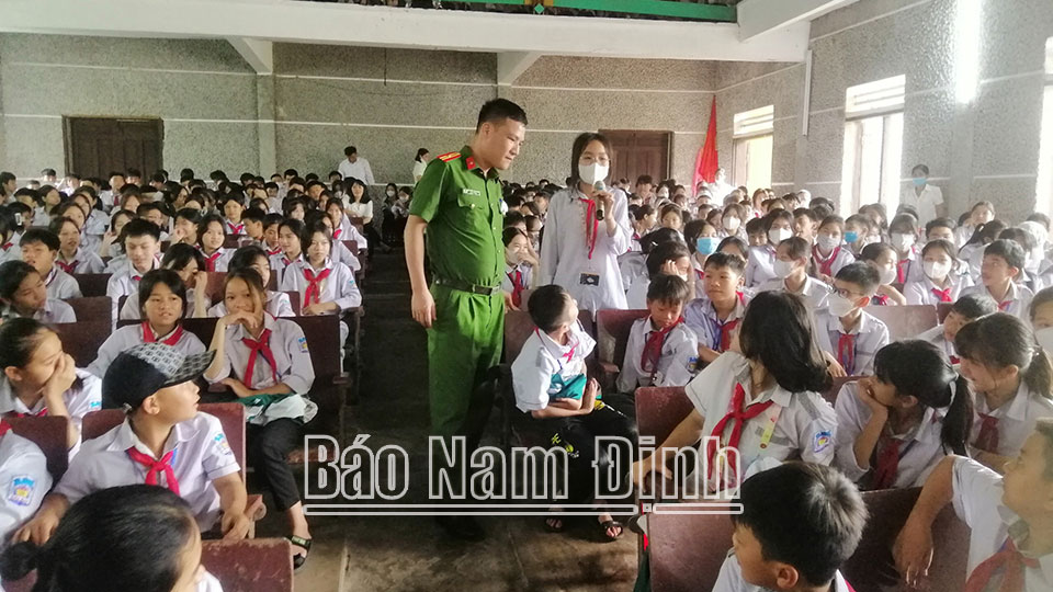 Tăng cường tuyên truyền, phổ biến,giáo dục pháp luật trong các nhà trường