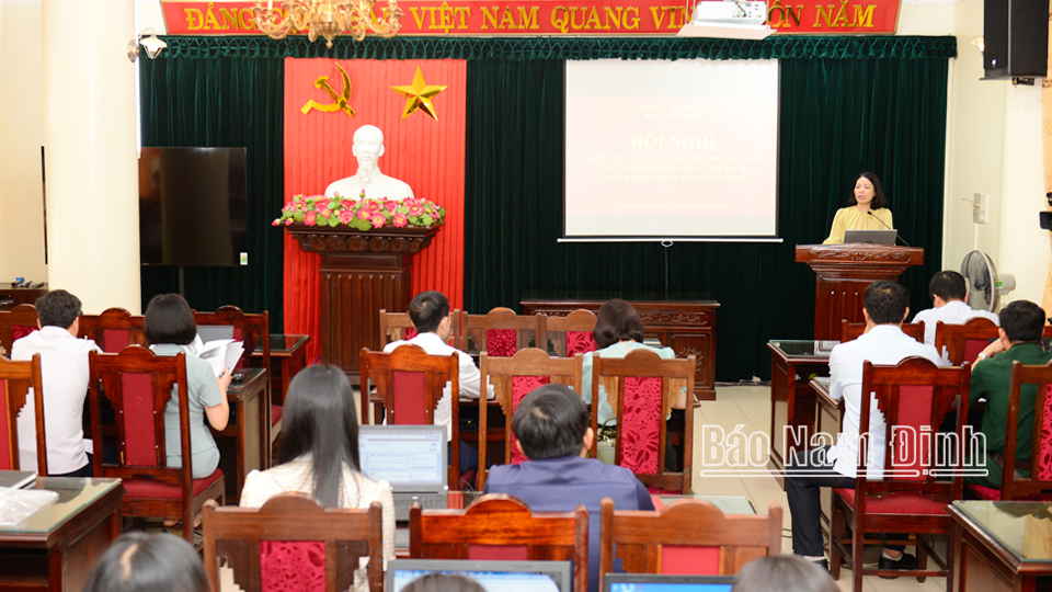 Nâng cao nghiệp vụ công tác bảo vệ nền tảng tư tưởng của Đảng trên không gian mạng