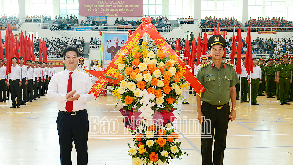 Hội thao nghiệp vụ chữa cháy và cứu nạn cứu hộ đối với Tổ liên gia an toàn phòng cháy, chữa cháy