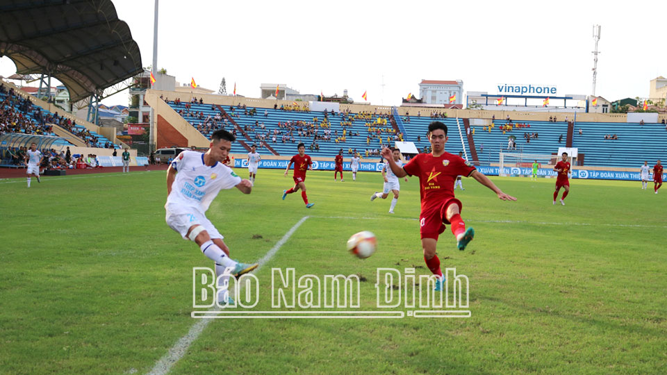 CLB Thép Xanh Nam Định chiến thắng 2-0 trước CLB Hồng Lĩnh Hà Tĩnh trong trận đấu cuối cùng mùa giải