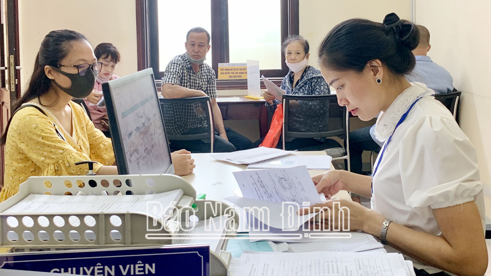 Để tăng sự hài lòng của người dânvới cơ quan hành chính Nhà nước