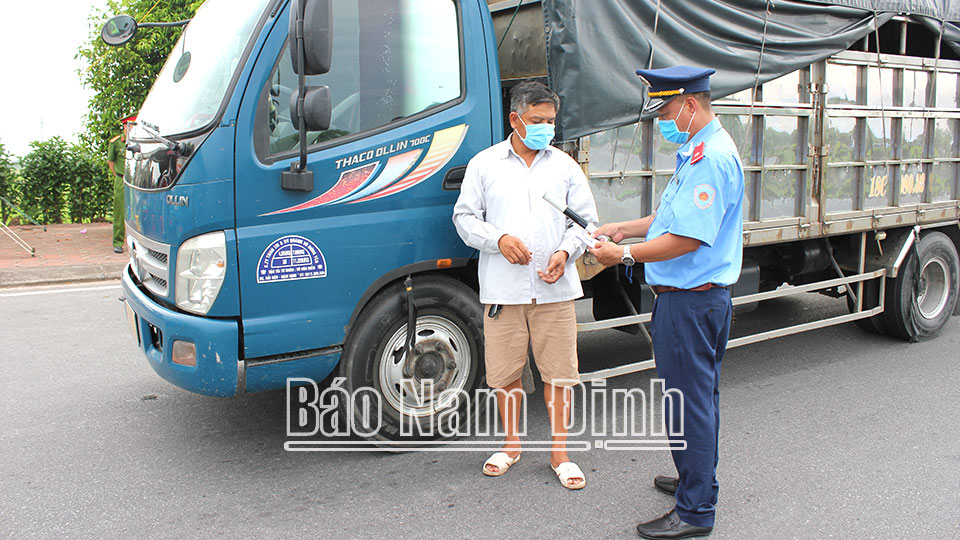 Chấn chỉnh hoạt động kinh doanhvận tải hàng hóa bằng xe ô tô