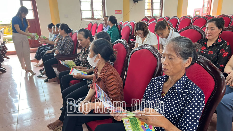 Phát huy vai trò của phụ nữ trong phong tràotoàn dân bảo vệ an ninh Tổ quốc