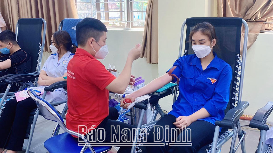 Đoàn Thanh niên các trường đại họcxung kích hiến máu tình nguyện