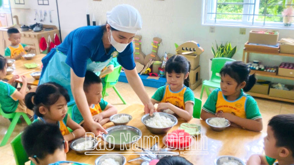 Đảm bảo bữa ăn bán trúcho học sinh an toàn, chất lượng